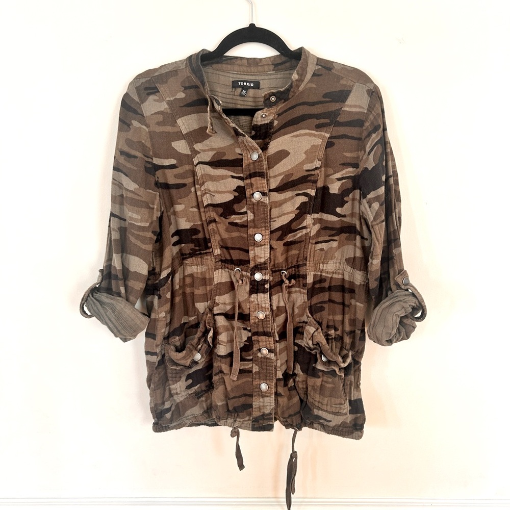 Torrid Size 00 Camo Anorak Jacket